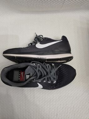 Nike Zoom Pegasus 34 Womens Black/Gray Zoom Running Shoes